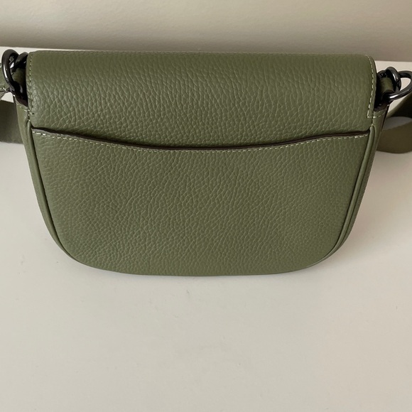 NWOT..Coach Olive Pebbled Leather Flap Crossbody with Wide Strap - Picture 7 of 9